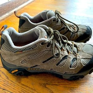 Merrill Moab Ventilator hiking shoe